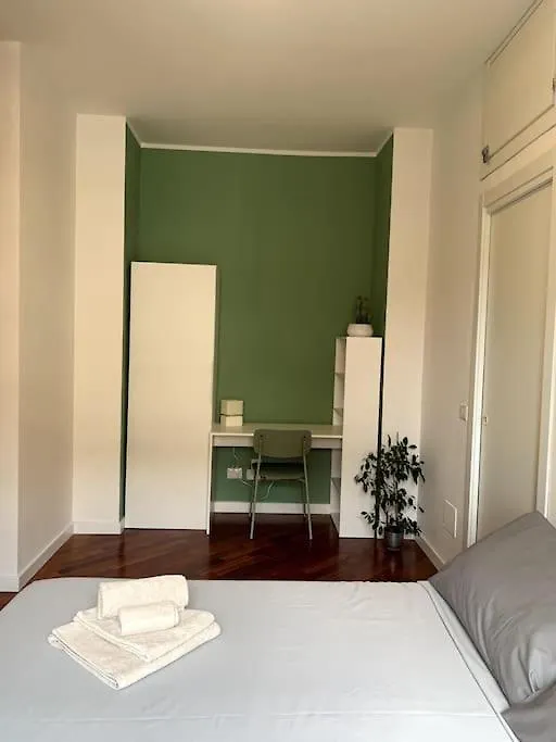 Green House - 20 Min From Milan Center, Free Wifi And Private Parking 0*,  Italy