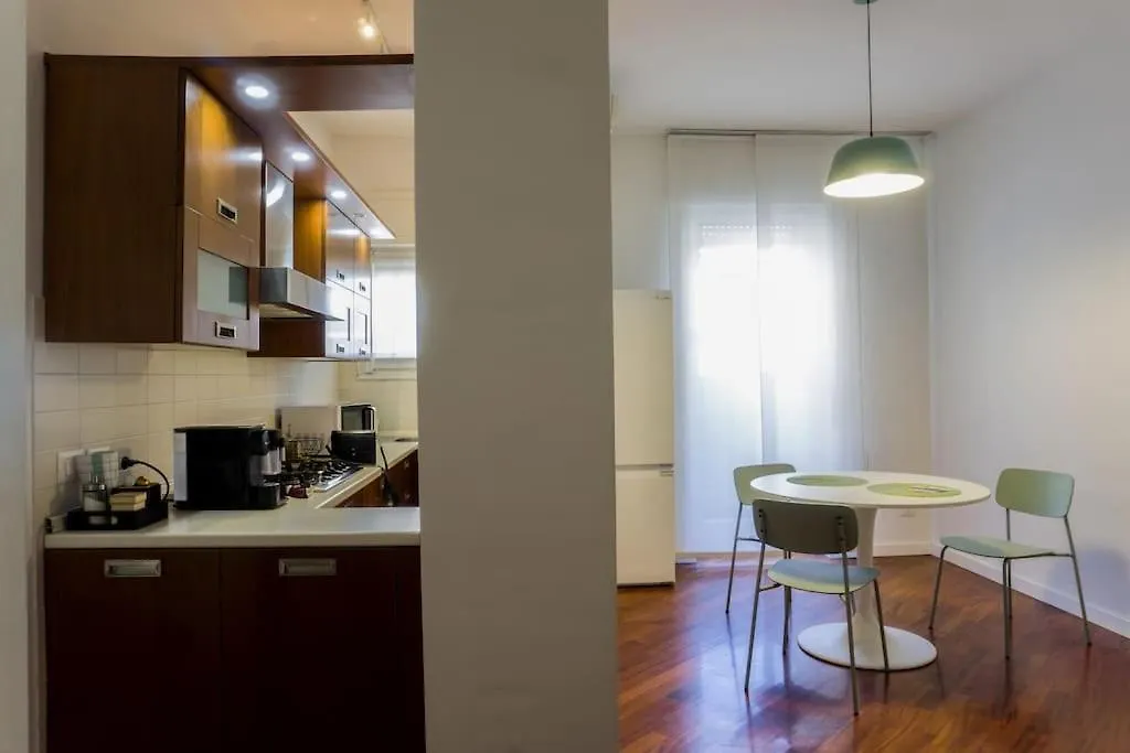 Apartment Green House - 20 Min From Milan Center, Free Wifi And Private Parking